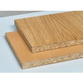 Dřevotřísková deska dýhovaná dubovou a bukovou dýhou - tl. 19 mm.